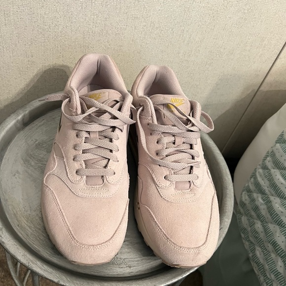 Air max 1 jewel rose size 11.5 good condition - Picture 2 of 4